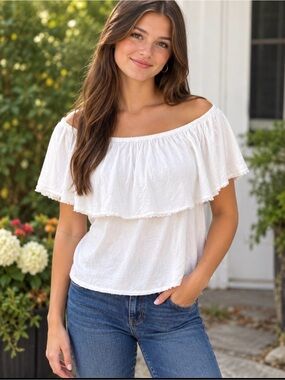 American Eagle Outfitters White Off-Shoulder Ruffle Top XS Soft